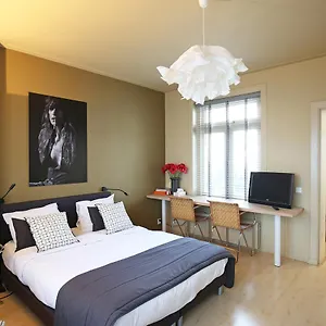 ** Bed & Breakfast Canal Netherlands