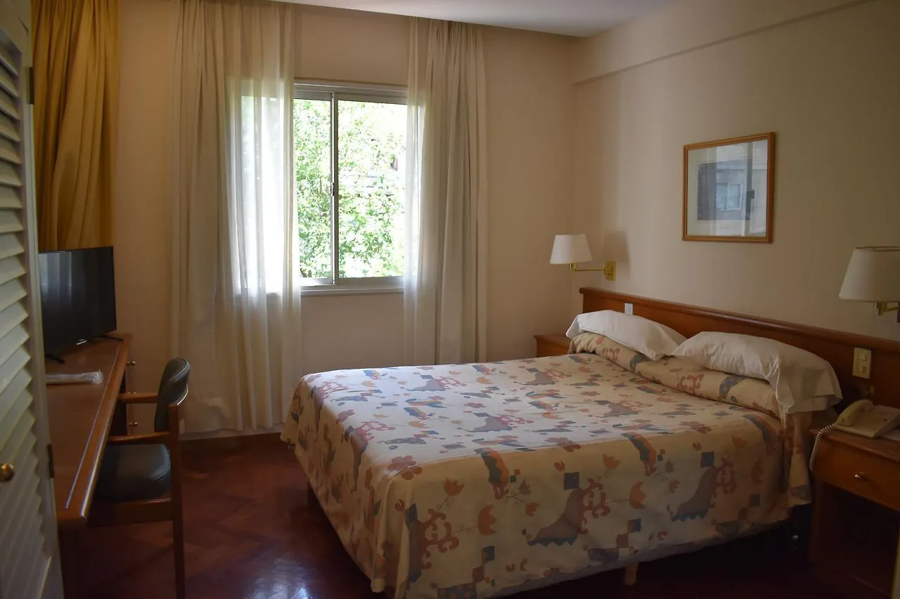Hotel Cervantes 门多萨