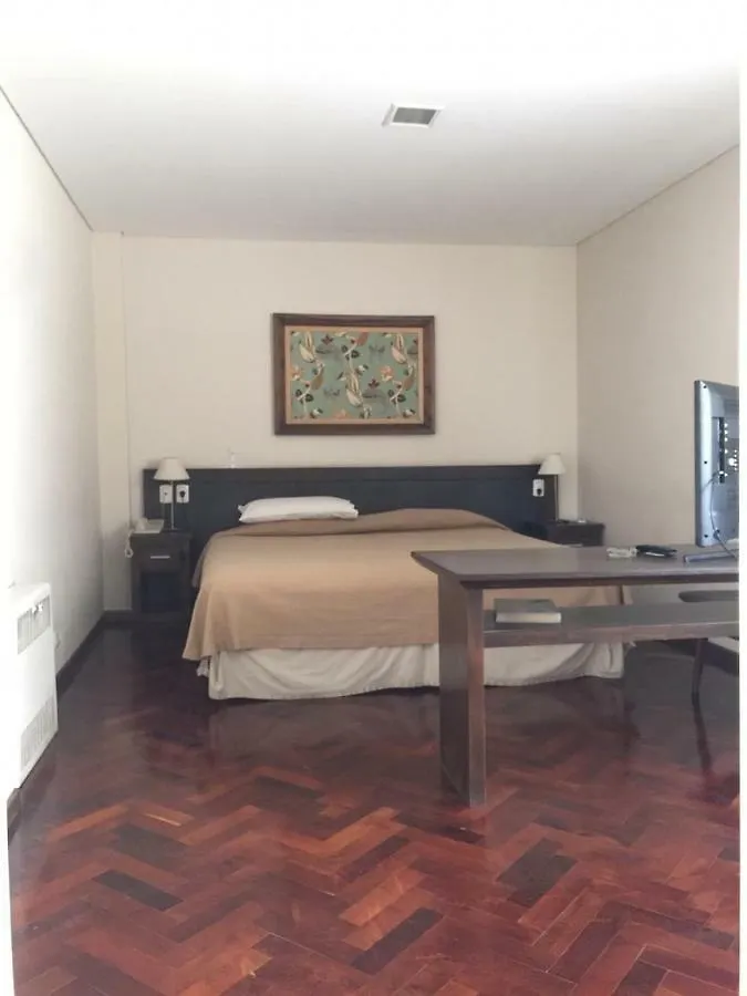Hotel Cervantes 门多萨