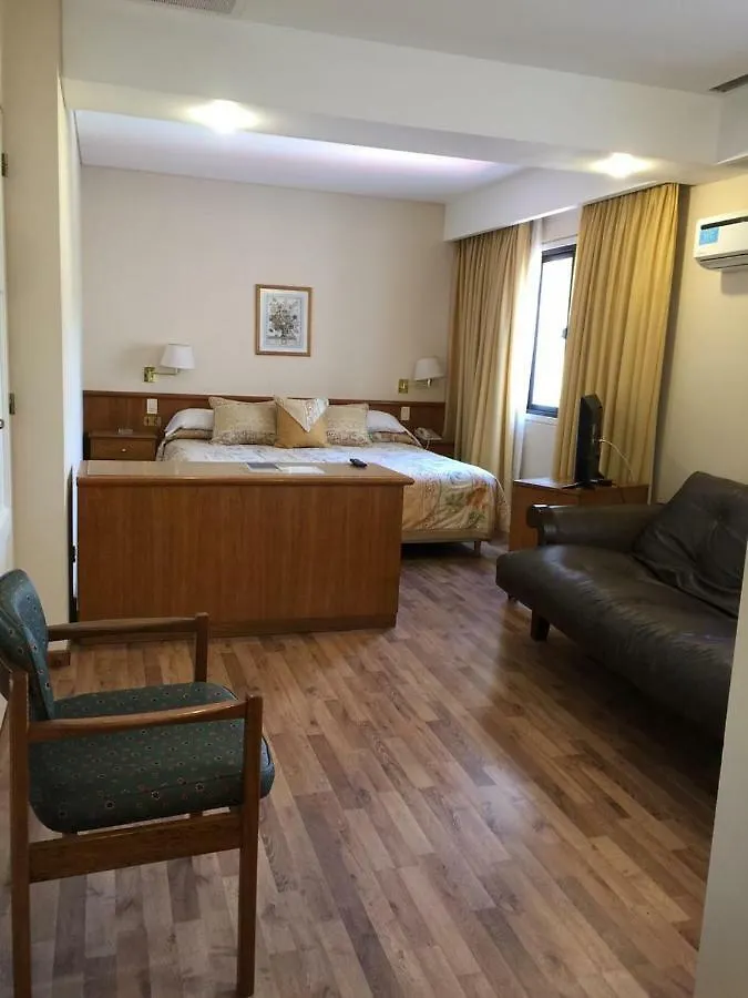 Hotel Cervantes 门多萨