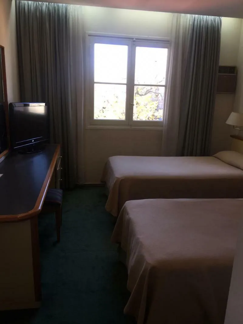 Hotel Cervantes Mendoza 3*,